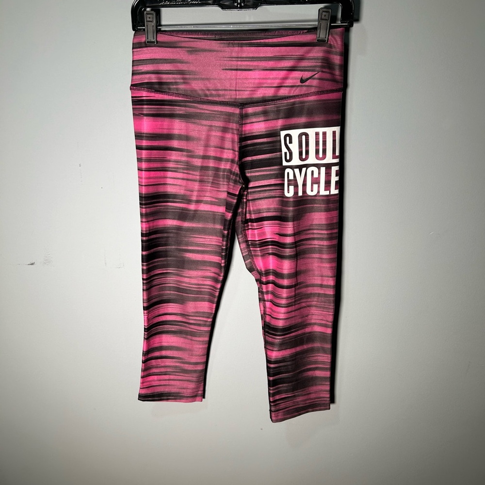 Nike pink and black soul cycle capri leggings size small